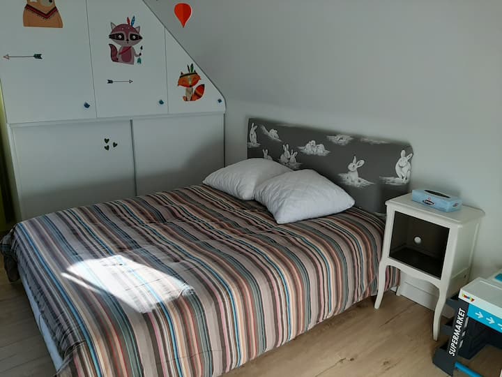 Ზედა საძინებელი #3 /ორადგილიანი საწოლი L160 / კარადა