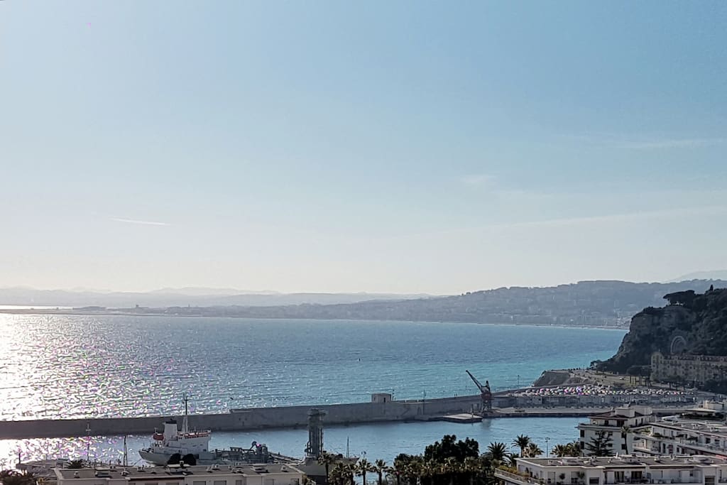 VUE MER DE LA TERRASSE ET DU SÉJOUR