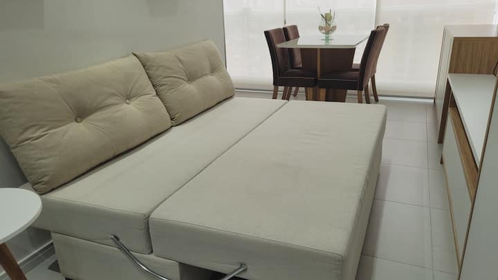 Голем и супер удобен ☆ кауч на спуштање.