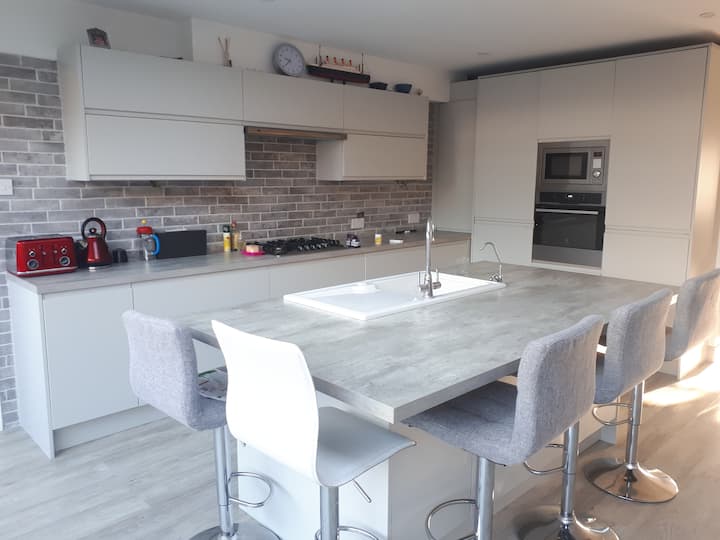 Comfortable and spacious room with bunks Houses for Rent in Dublin 13