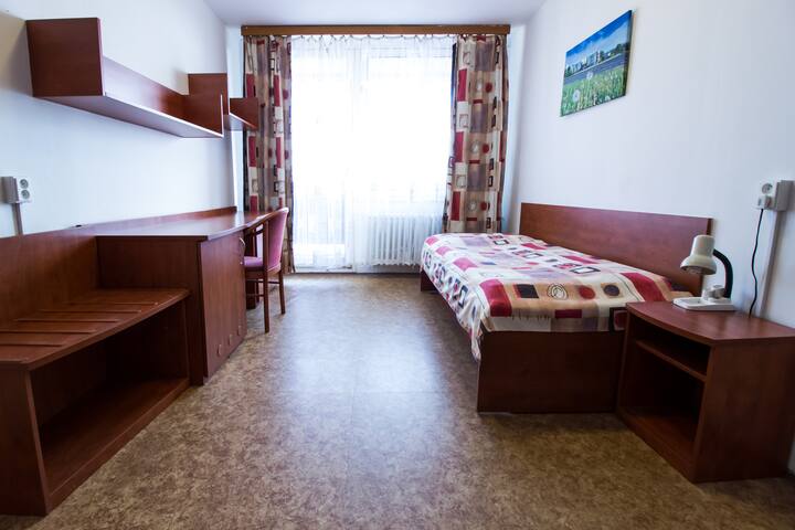 2 persons apartment with balcony gallery image 3