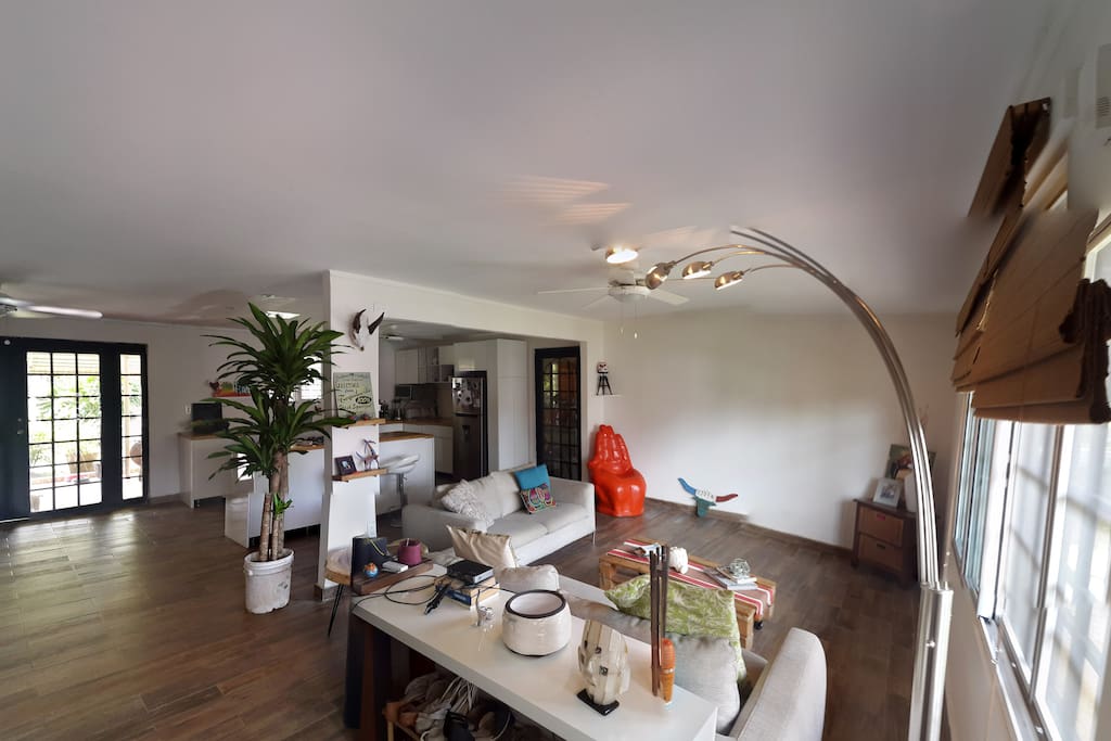 Kitchen / movie room (2)
