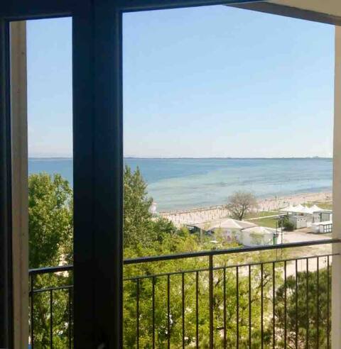 La Finestra sul mare