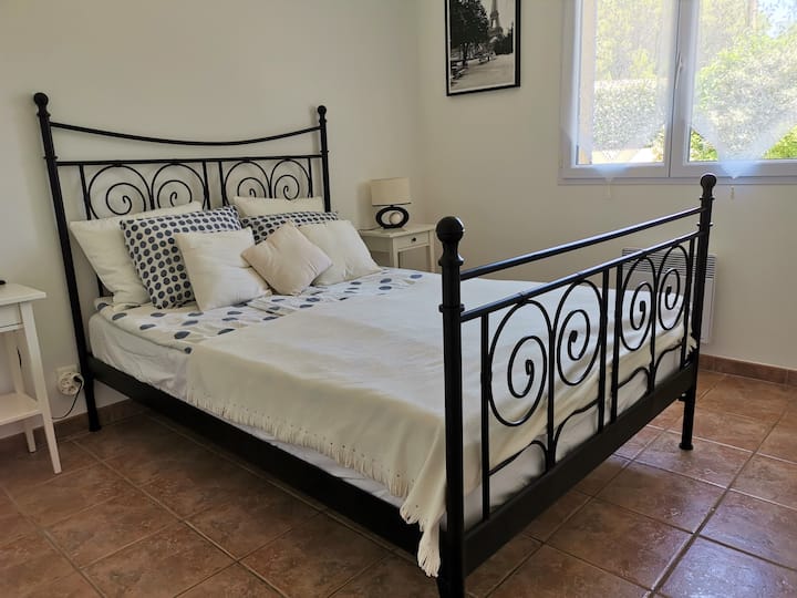 غرفة النوم 2