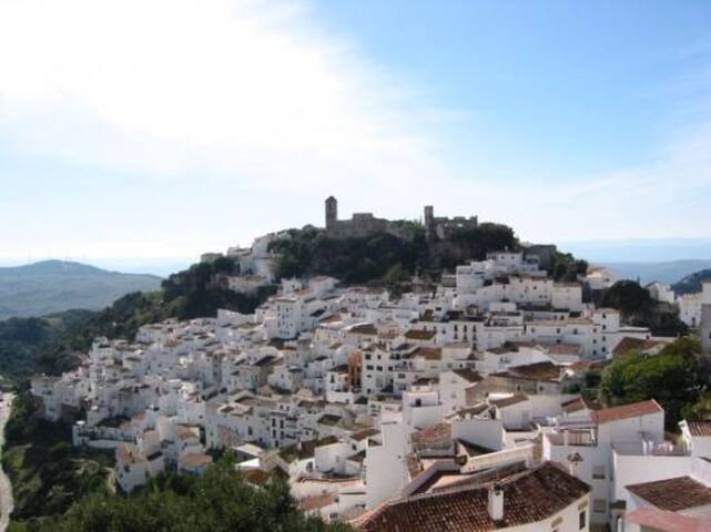 Casares Property with amazing views-