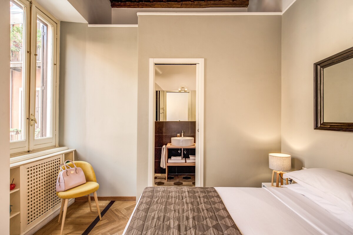 1st room and 2nd bathroom ensuite