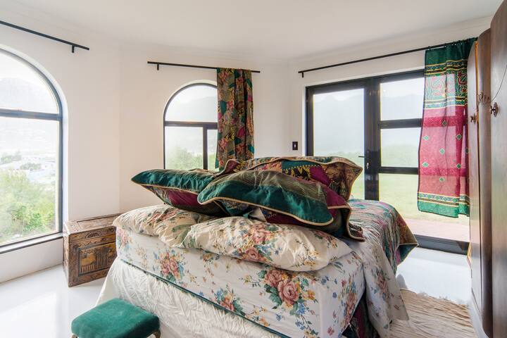 Villa LaRea, 360 ° Ocean & Mtn gallery image 4