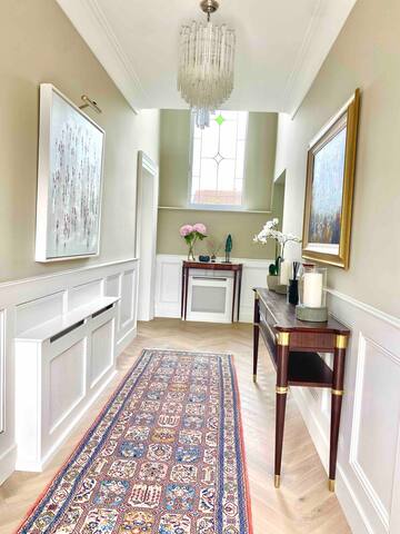 Spacious Ballsbridge oasis, short walk to RDS