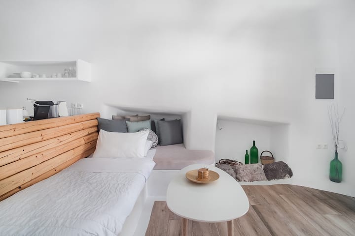Karpimo Suites, Aspa House - Santorini
