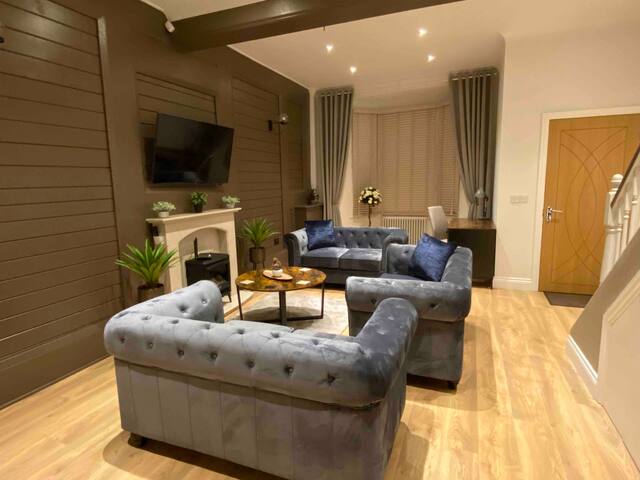 Luxury Home SPA jacuzzi sauna EXCEL Canary Wharf 6 gallery image 4