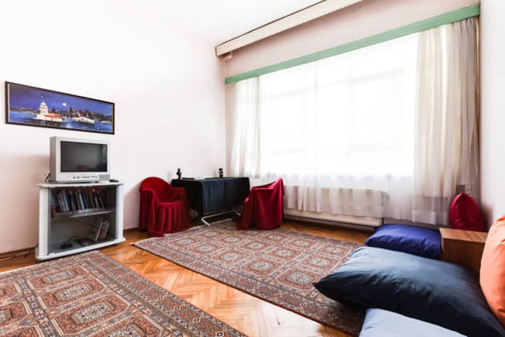 No one ever asked for TV (including ourselves), but there's one with cable TV service.