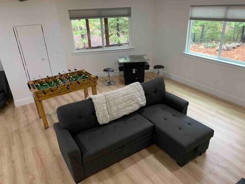 Updated! Hot Tub, K9OK Sleeps 12