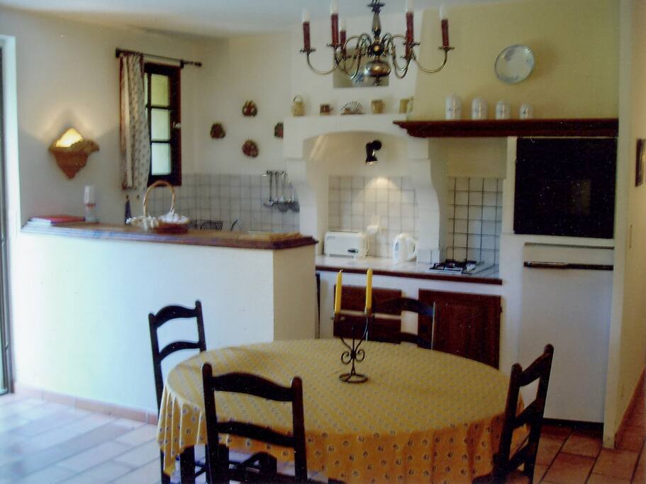 un intérieur décoré à la provençale..§