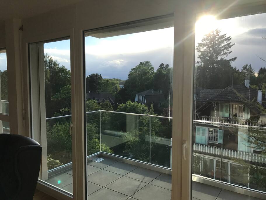 Vous avez accès au balcon