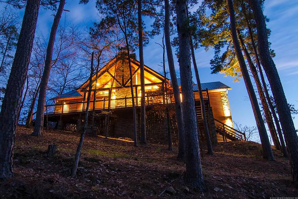 Cabin view at night, perfect skies for star gazing.