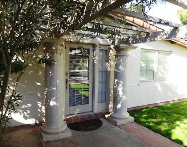 1B+Sofa Bed Guest House