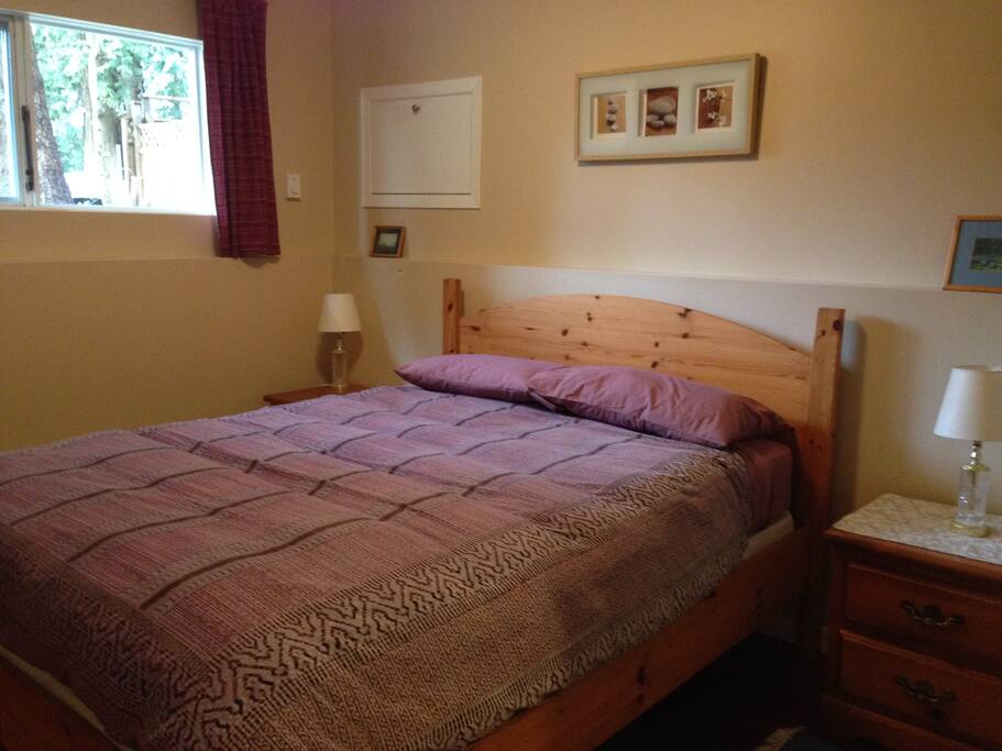 Bedroom with Queen bed.