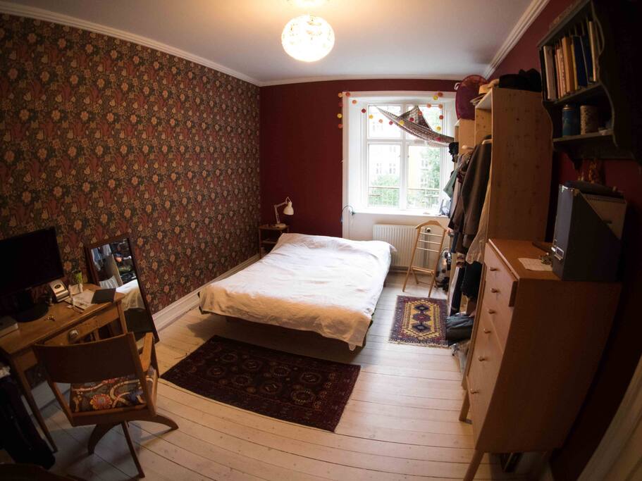 The bedroom - 140cm futon