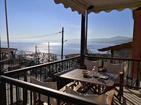 Charming house with sea view and garden