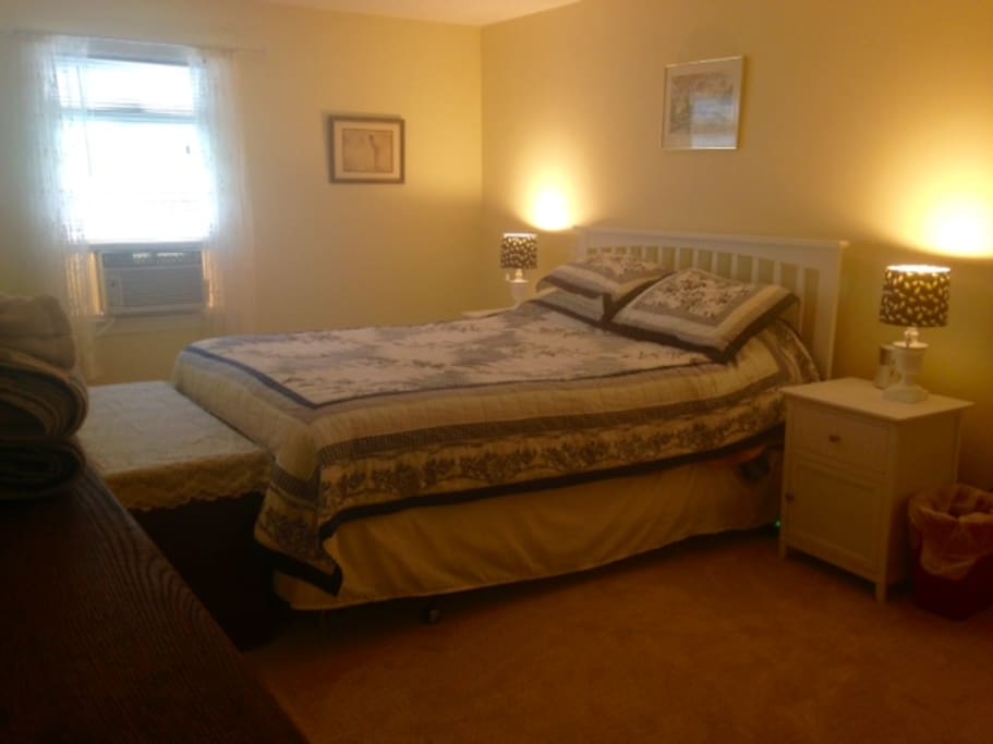 Queen Bedroom