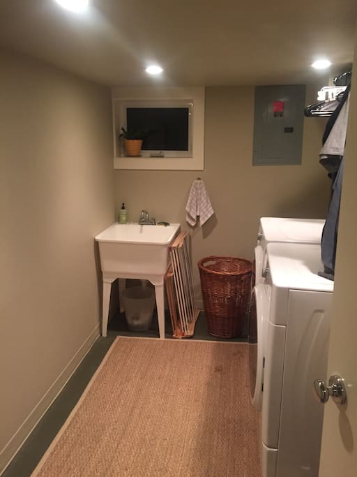 Utility Room with Washer/Dryer and Utility Sink
