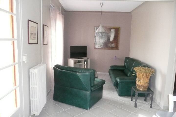 Gite De Charme -Plage Privée - Goudargues