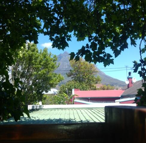 Spacious 6/8 bed Holiday Home THE TREE HOUSE