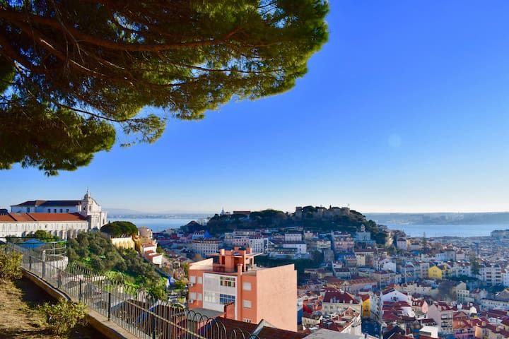 River View Elegant Apartment – Historical Lisbon