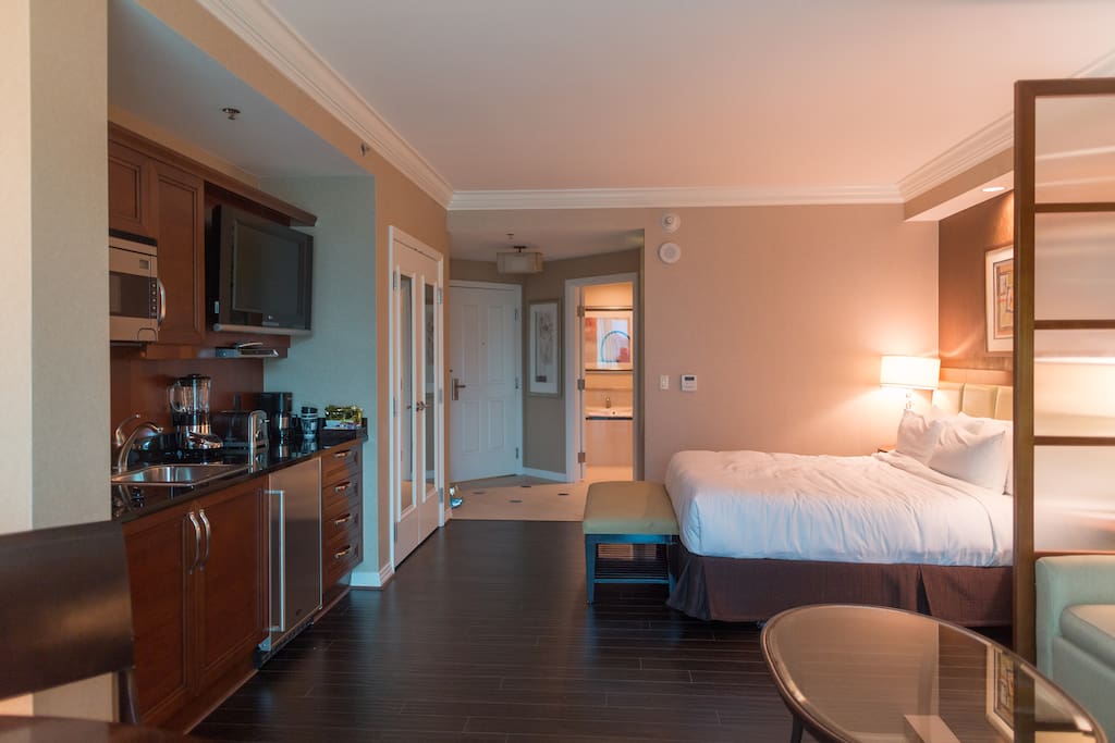 MGM Signature Balcony Deluxe Suite Apartments for Rent