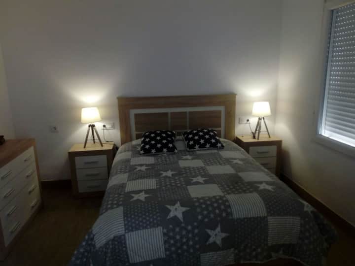 ห้องที่ 3 พร้อมเตียงคู่ขนาด 150x 190 ซม. วิวสวนและหุบเขา
 ห้องนอนทุกห้องมีตู้เสื้อผ้าบิวท์อิน เครื่องปรับอากาศและพัดลมเครื่องทำความร้อน