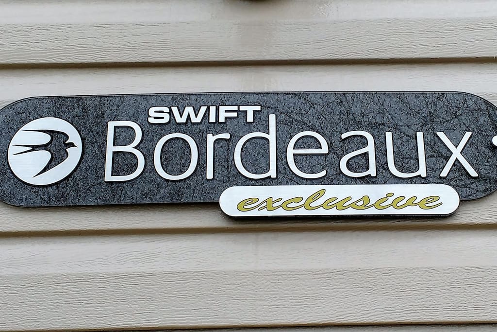 2015 3 bed Caravan with decking