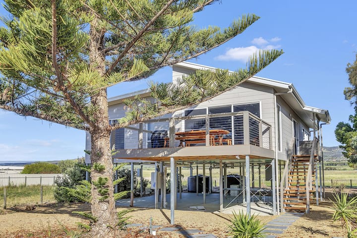 Sea View At Silver Sands - Sitting Pretty With Sea, Hills And Washpool Views - Adelaide