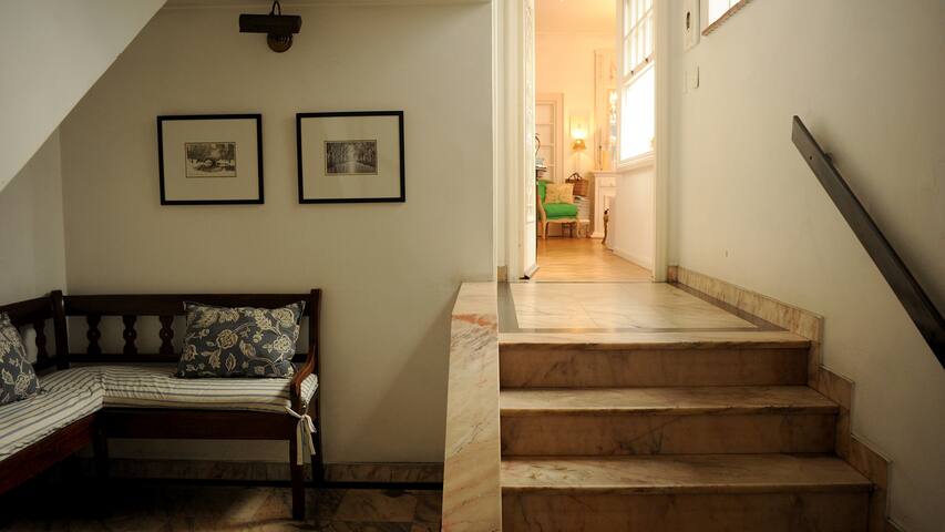 Apto no Leblon uma quadra da praia