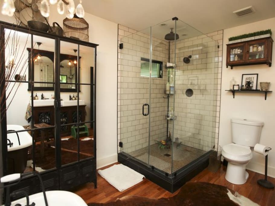 1st floor bathroom with rainshower