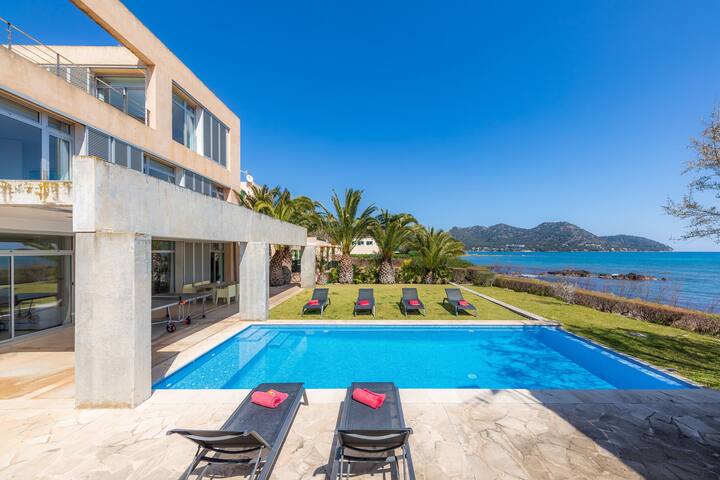 Port Nou gallery image 2