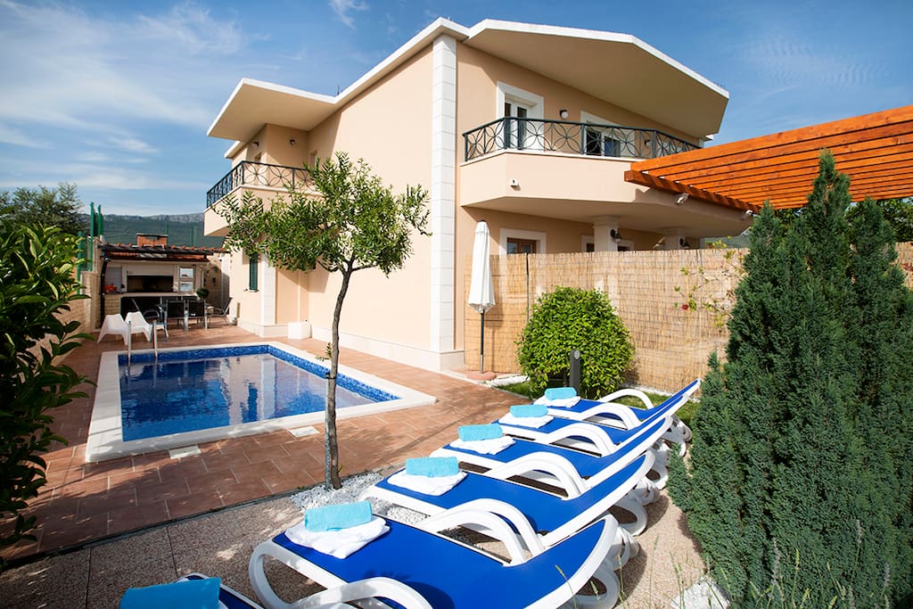 Couple of balconies, terrace & a pool. It makes us feel good, and you?