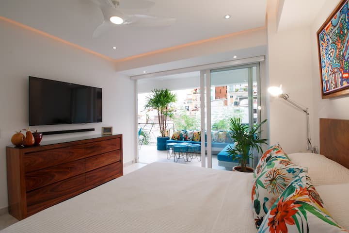 Მთავარი საძინებელი ტერასაზე პირდაპირი წვდომით