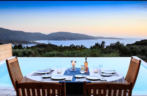 Villa with large heated pool and sea view