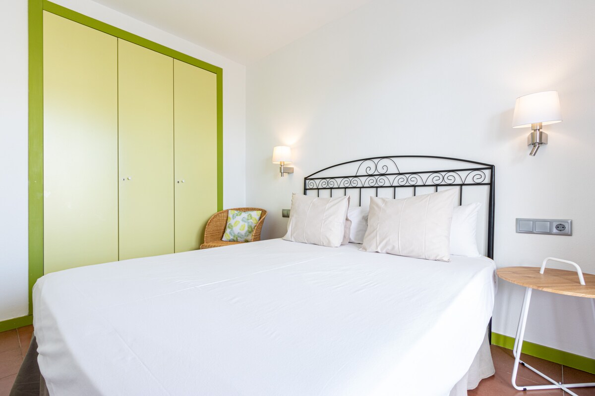 ห้องเตียงใหญ่ (Double room)