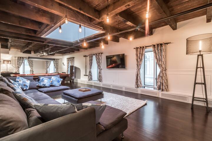 Mystical 2 Floor Penthouse Loft In Old Montreal gallery image 4