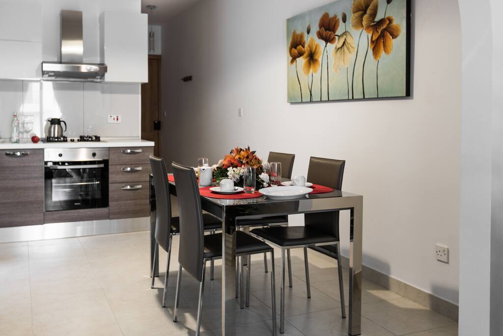 Kitchen / Dining