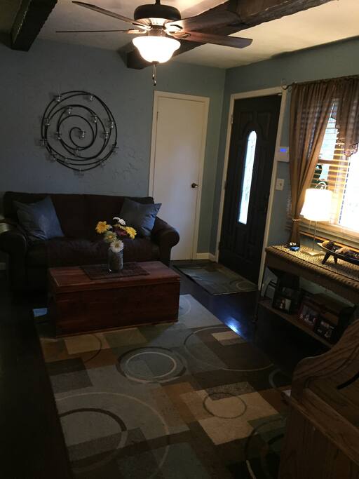 Main entrance and seating area 2
