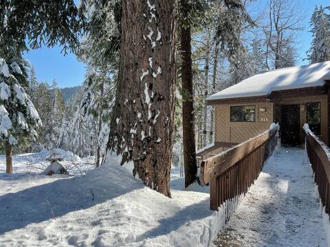 3/3 Chalet near China Peak. Sleeps 9 adults + crib