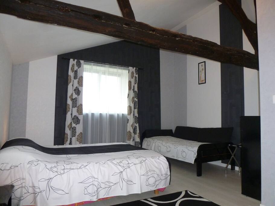 chambre 1 lit double et un lit simple