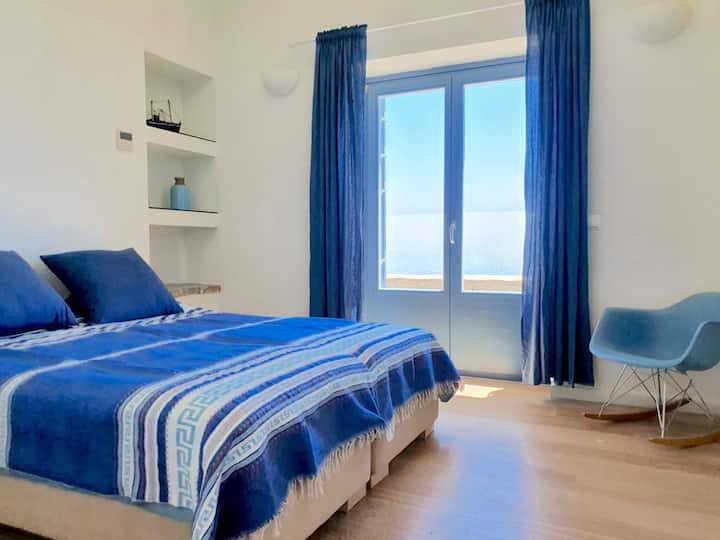 Bedroom 5 in configuration queen size bed