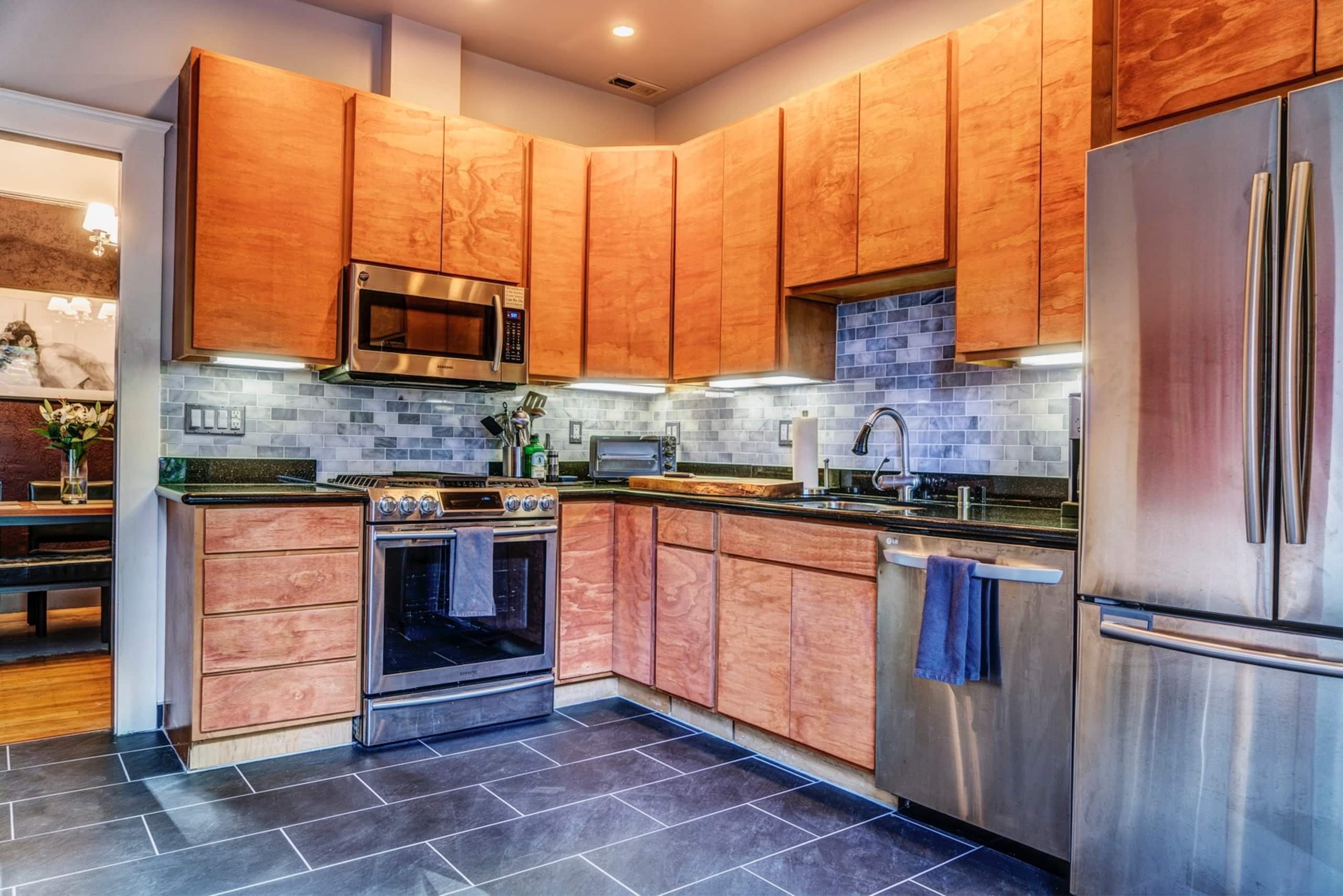 Townhouse in San Francisco · ★4.89 · 2 bedrooms · 3 beds · 1.5 baths - Image 4