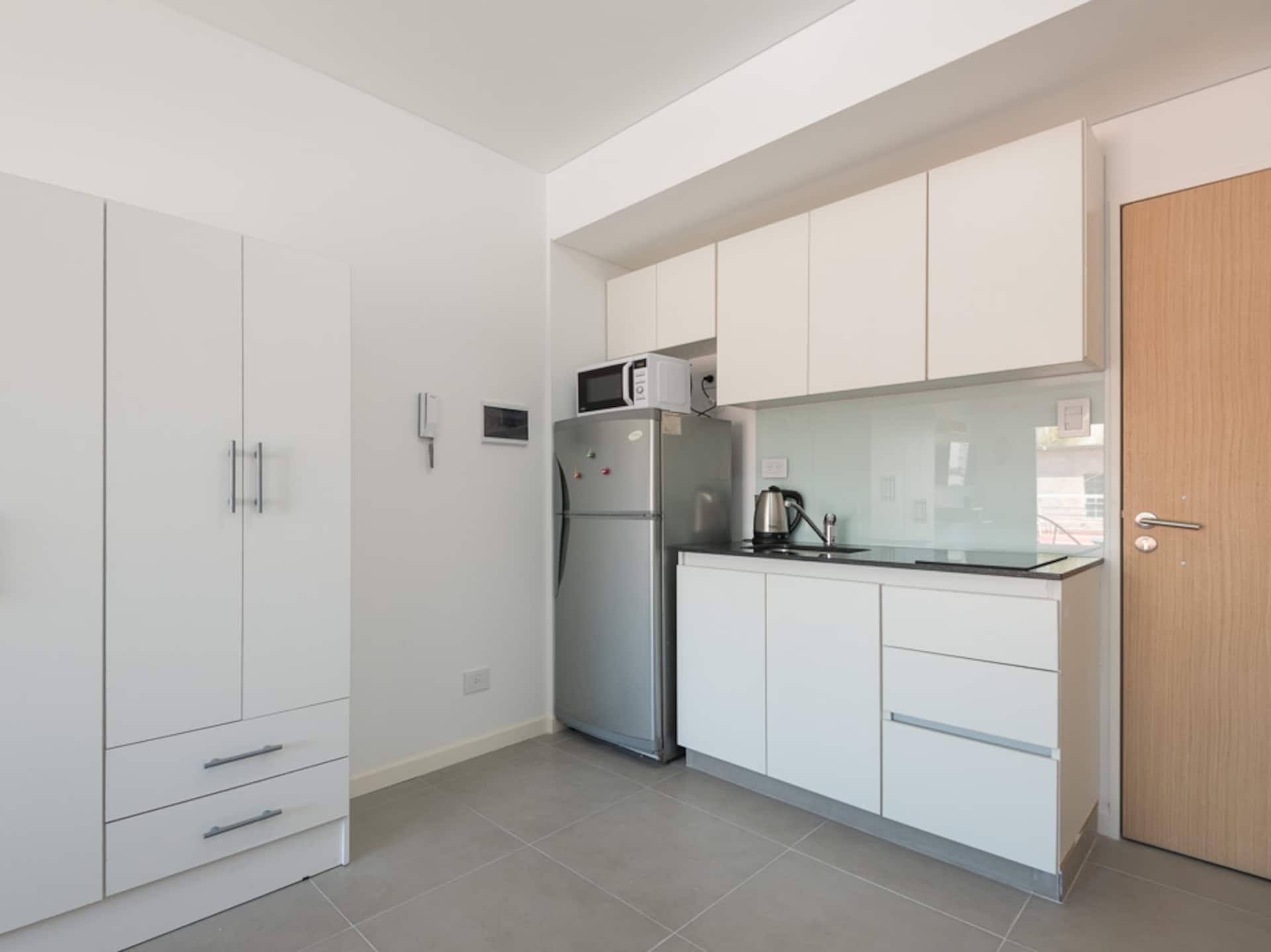 A bright studio with a balcony for 2 people