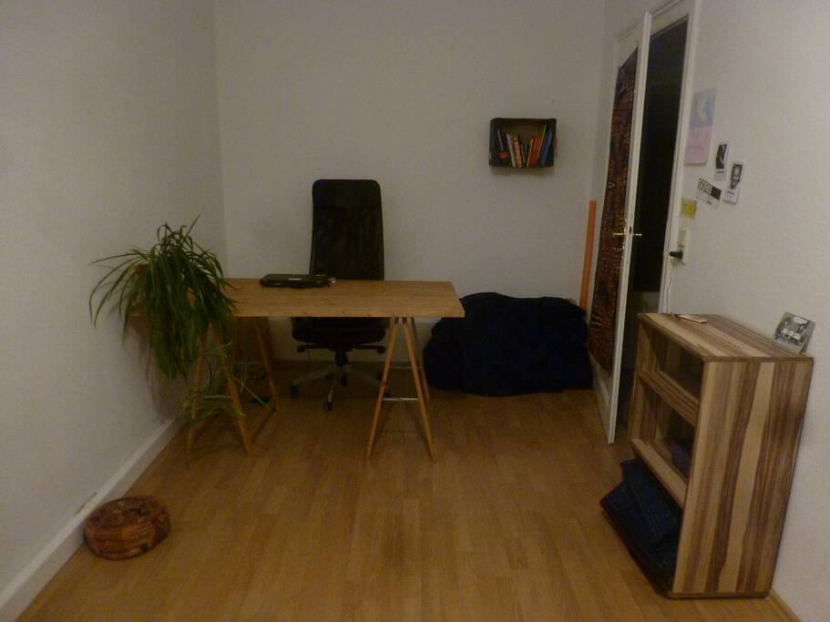 Arbeitsplatz des Zimmers