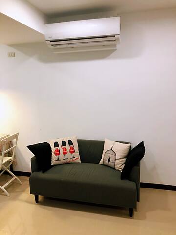 Xīnhài MRT designed/kitchen/ living /2 rooms gallery image 3