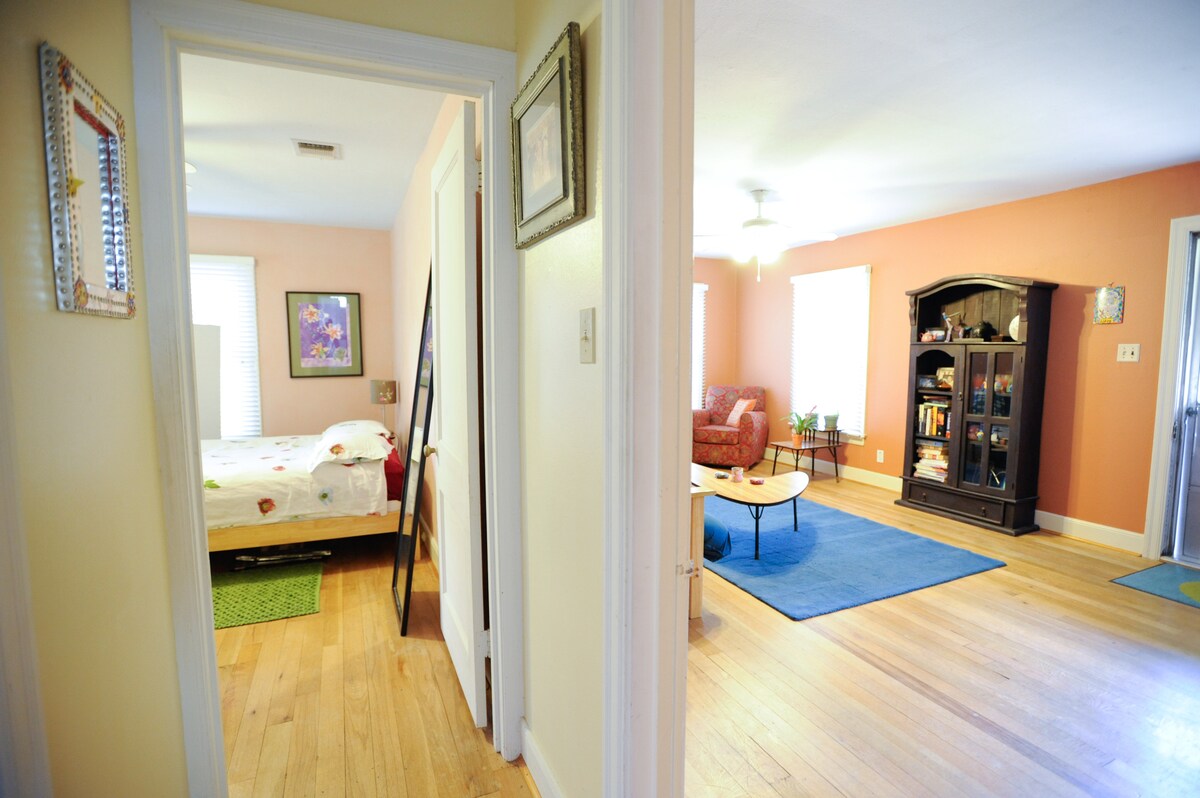 Cute, Cozy Central Austin Bungalow w/ Yard & Deck